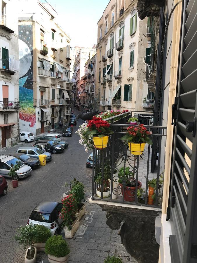 La Cartolina Di Napoli Free Parking For Small Cars Only Nápoles Exterior foto